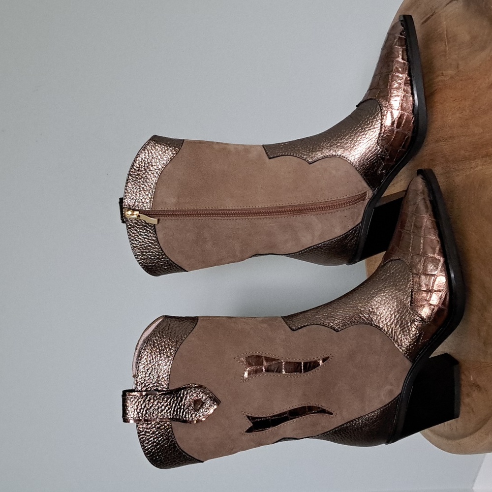 Daniela Leather and Suede Western Cowboy Boots in size 36 with gel insoles